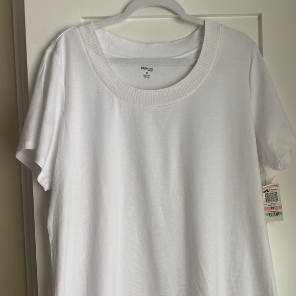 Style&Co white top T-shirt round neck empbelishment - Picture 1 of 4